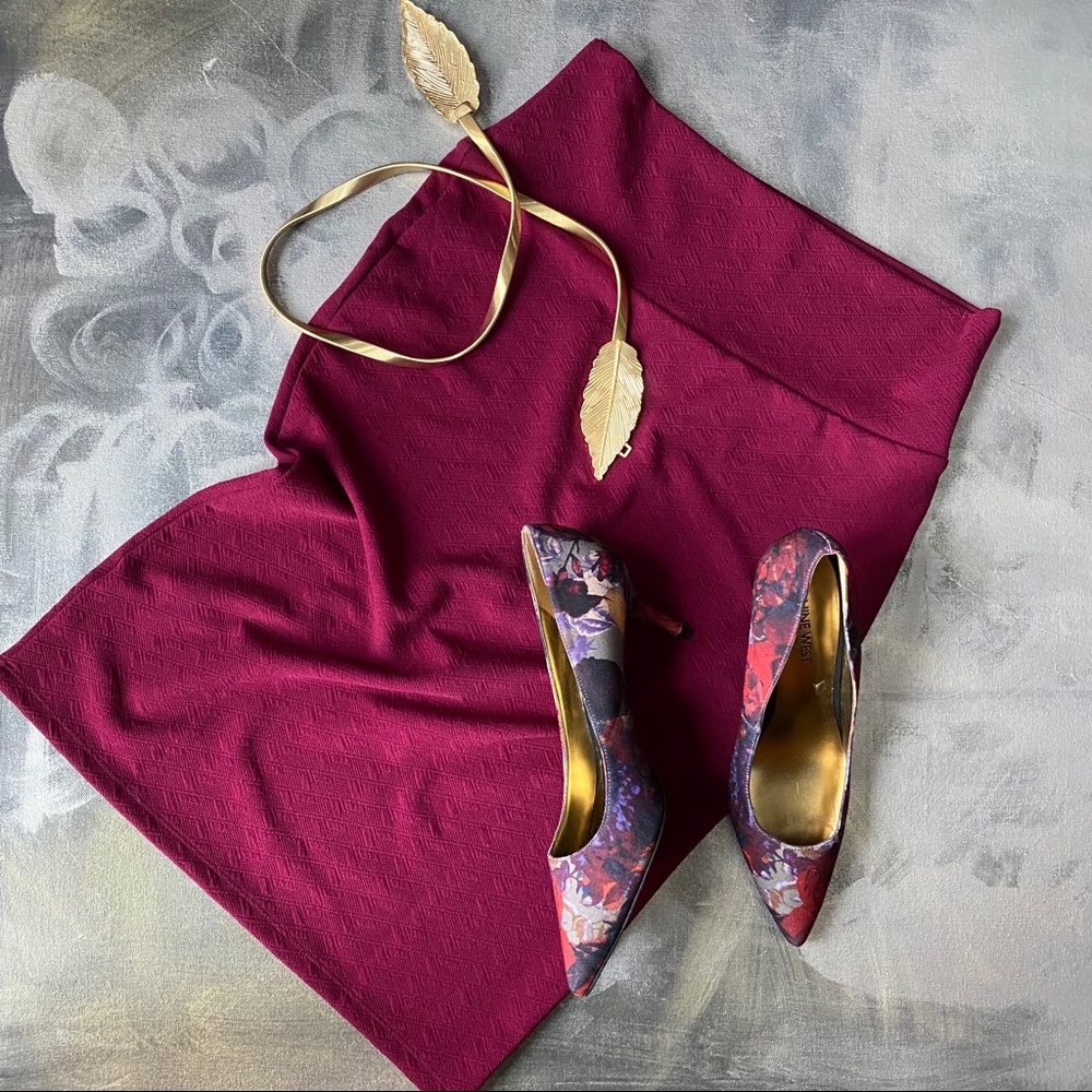 LulaRoe Red Cassie Skirt Solid Burgundy- SZ S